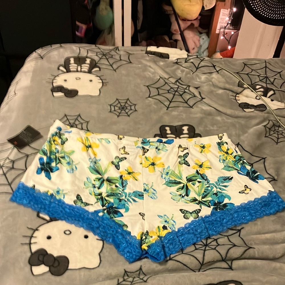 Floral Plus sized Sleep Shorts with Blue Lace Trim